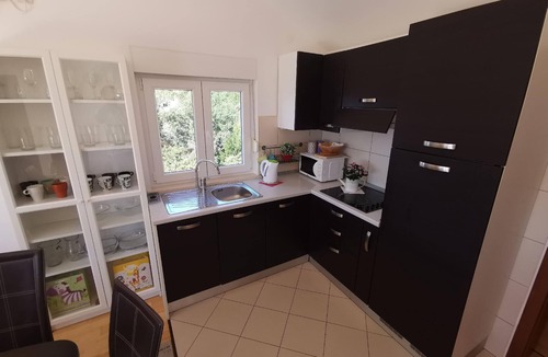 Selce Apartment | Apartment for 6 persons with terrace and sea view