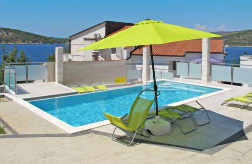 Razanj Apartment | Apartment Galeb (ROZ101) in Rogoznica/Razanj - 6 persons, 2 bedrooms