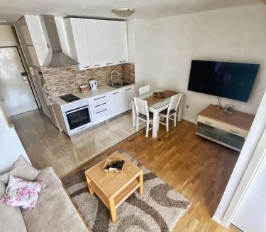 Vranjic Apartment | Apartment Ginna