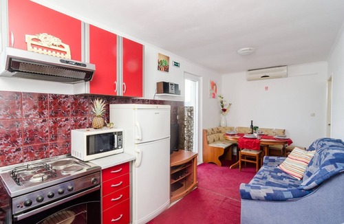 Dubrovacko Primorje Apartment | Apartment Giovani - Two Bedroom Apartment with Balcony and Sea View