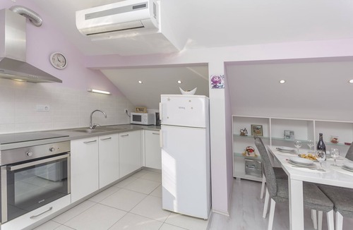 Meterize Apartment | Apartment Golden Sunset (84451-A1) - Sibenik