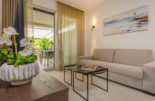 Znjan Apartment | Apartment 'Green Eden' with Sea View, Wi-Fi and Air Conditioning