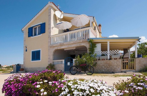 Krapanj Apartment | Apartment Grivicic A1 with Sea View on island Krapanj