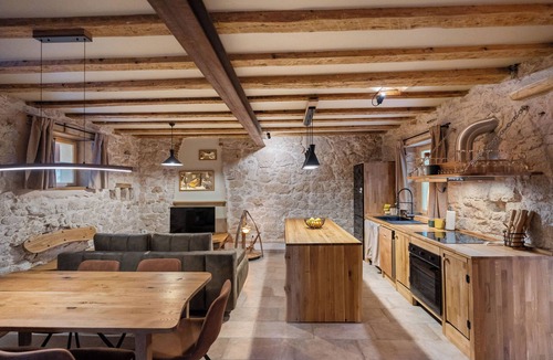 Ugljan Apartment | Apartment Heritage Stonehouse (123941-A1) - Ugljan