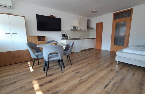 Kobarid Apartment | Apartment Honey Bee with sauna in the center of Kobarid