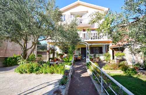 Susica Apartment | Apartment Gordan (42881-A6) - Murter - island Murter