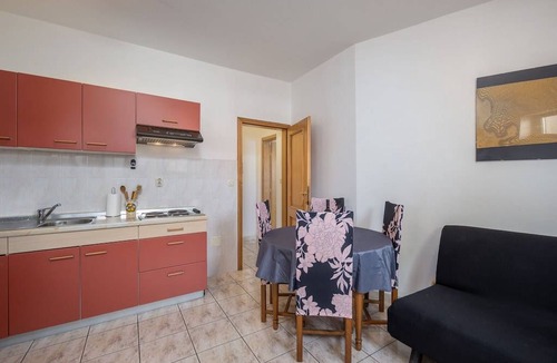 Rab Town House | Apartment Lapida A2 with Sea View and Pool