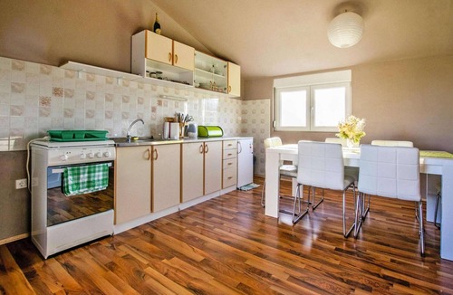 Starigrad Apartment | Apartment in Starigrad near Paklenica Park