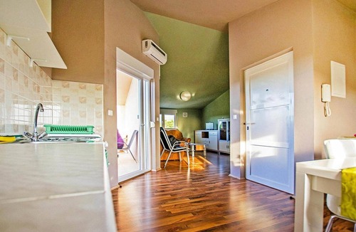 Starigrad Apartment | Apartment in Starigrad near Paklenica Park