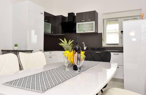 Maslenica Apartment | Apartment Ika by Interhome