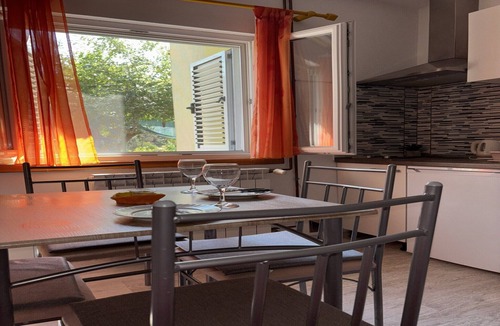 Poljica Apartment | Apartment in a lush sea-view park