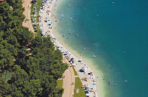 Basanija Apartment | Apartment in Bašanija with Terrace, Air condition, WIFI, Dishwasher (113-4)