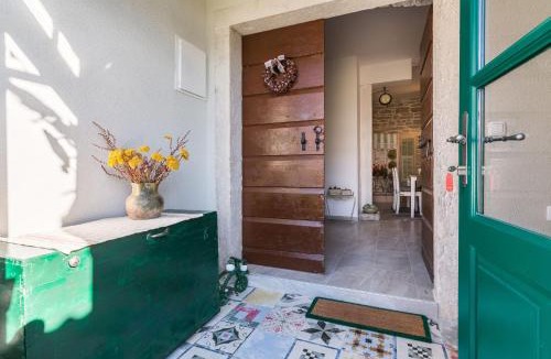 Benkovac Apartment | Apartment in Benkovac with a hot tub