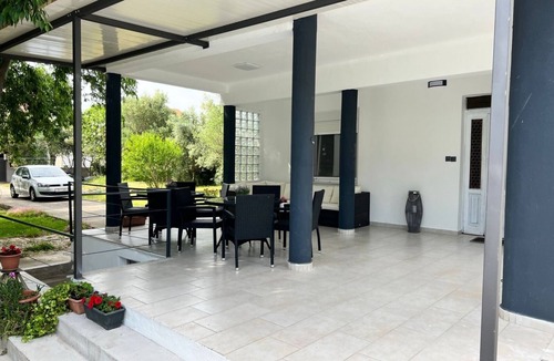 Bibinje Apartment | Apartment in Bibinje with Terrace, Air condition, WIFI, Washing machine (877-3)