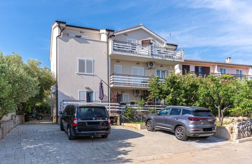 Cres Apartment | Apartment in Cres with Balcony, Air condition, WIFI, Washing machine (4249-3)