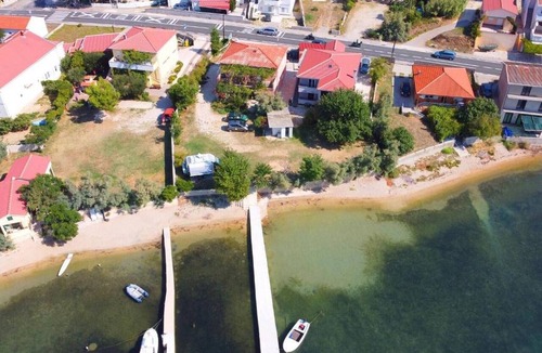 Dinjiska Apartment | Apartment in Dinjiška by the Beach