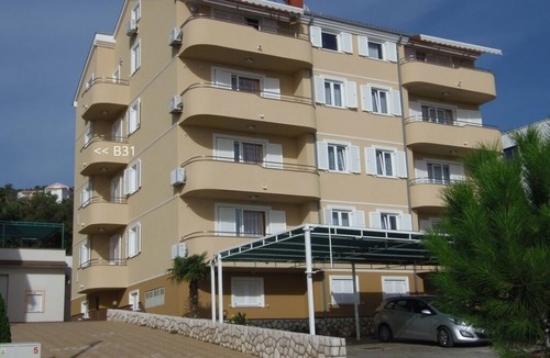 Dramalj Apartment | Apartment in Dramalj with Seaview, Balcony, Air condition, WIFI (4623-9)