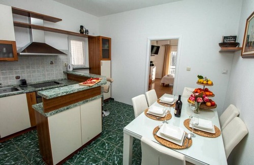 Omis Apartment | Apartment in Duće with Seaview, Balcony, Air condition, WIFI (4172-1)