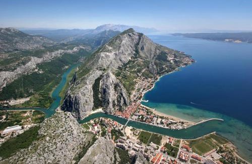 Omis Apartment | Apartment in Duce with sea view, terrace, air conditioning, Wi-Fi (3425-5)