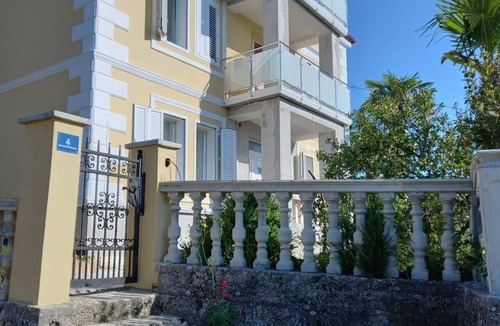 Ika Apartment | Apartment in Ika with Seaview, Balcony, Air condition, WIFI (5025-2)