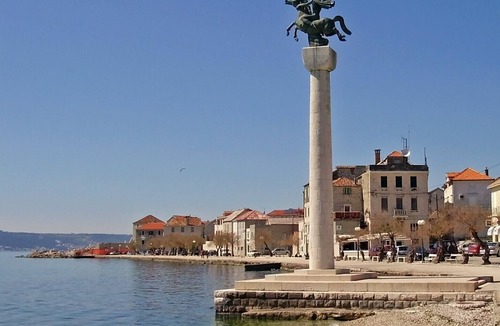 Kastel Novi Apartment | Apartment in Kaštel Novi with Balcony, Air condition, WIFI, Washing machine (5105-1)