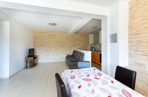 Lopar Apartment | Apartment in Lopar with Balcony, Air condition, WIFI (4421-1)