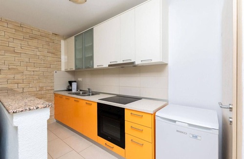 Lopar Apartment | Apartment in Lopar with Balcony, Air condition, WIFI (4421-1)
