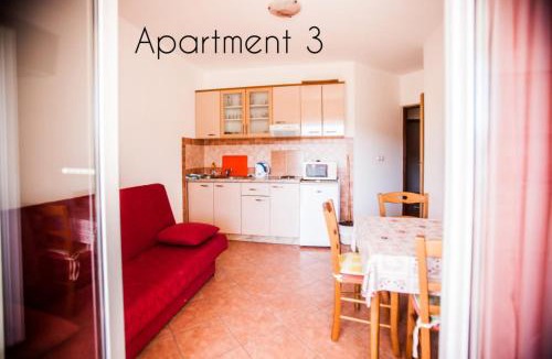 Rab Town Apartment | Apartment in Lopar with balcony, air conditioning, W-LAN, washing machine (186-3)