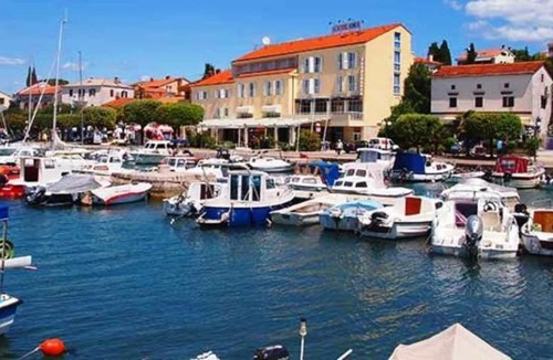 Malinska Apartment | Apartment in Malinska with Seaview, Balcony, Air condition, WIFI (4689-1)