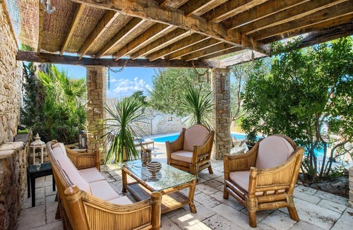 Susica Apartment | Apartment in Murter with Pool and Sea Views