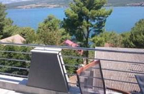 Donji Karin Apartment | Apartment in Nattur. Well equipped, large terrace with sea views