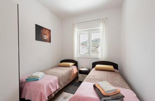 Nevidane Apartment | Apartment in Nevidane near White Mountains