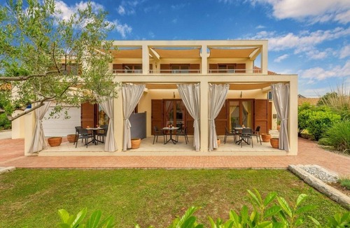 Nin Apartment | Apartment in Nin with Terrace, Air condition, WIFI (864-3)