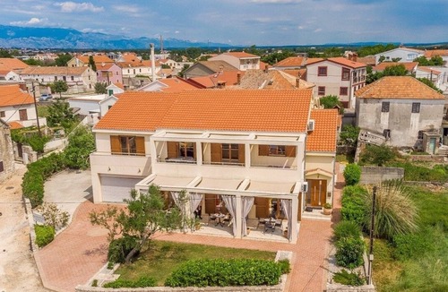 Nin Apartment | Apartment in Nin with Terrace, Air condition, WIFI (864-3)