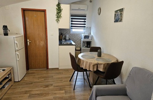 Nin Apartment | Apartment in Nin with Terrace, Air condition, WIFI (3722-2)