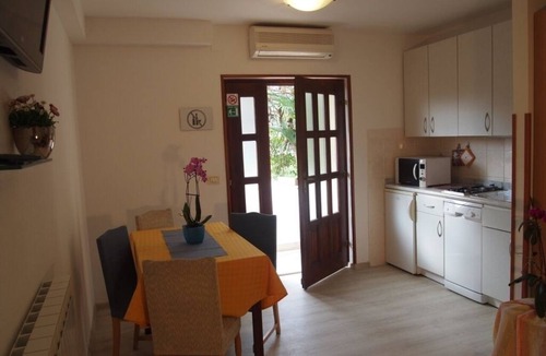 Novigrad Apartment | Apartment in Novigrad with Terrace, Air condition, WIFI, Washing machine (3663-1)