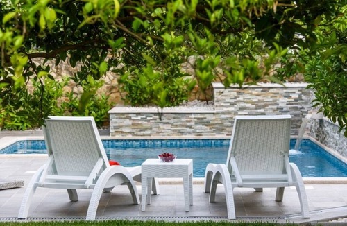 Okrug Gornji Apartment | Apartment in Okrug Gornji with Terrace, Air condition, WIFI (3436-1)
