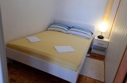 Pag Apartment | Apartment in Pag with sea view, terrace, air conditioning, WiFi (4891-1)