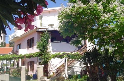 Pakostane Apartment | Apartment in Pakoštane with Terrace, WIFI (3539-3)