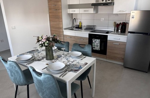 Pirovac Apartment | Apartment in Pirovac with Balcony, Air condition, WIFI (4717-1)