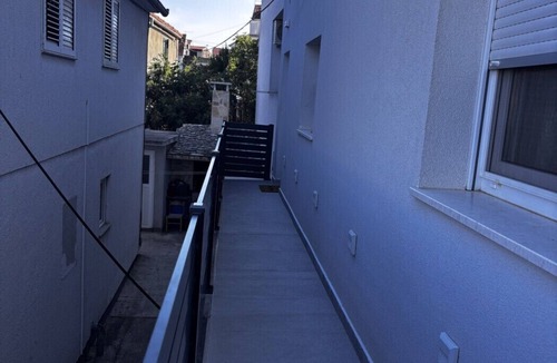 Pirovac Apartment | Apartment in Pirovac with Balcony, Air condition, WIFI (4717-2)