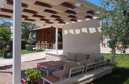 Privlaka Apartment | Apartment in Privlaka with Terrace, Air condition, WIFI, Washing machine (821-3)