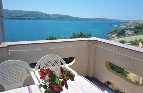 Zubovici Apartment | Apartment in quiet place and next to the beach
