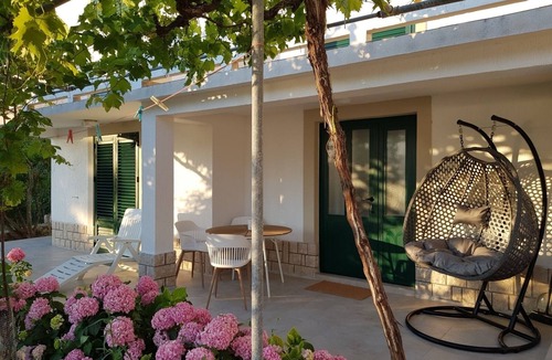Supetarska Draga Apartment | Apartment in Supetarska Draga with Seaview, Terrace, Air condition, WIFI (4552-6)