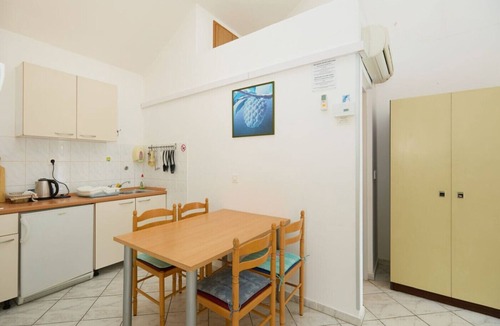 Saplunara Apartment | Apartment in Saplunara with Seaview, Balcony, Air condition, WIFI (5197-2)