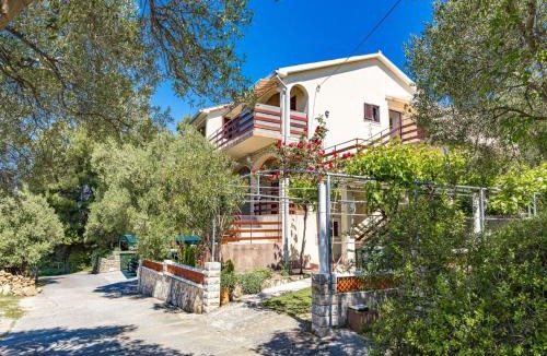 Supetarska Draga Apartment | Apartment in Supetarska Draga near Sandy Beach