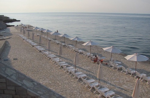 Crveni Vrh Apartment | Apartment in the Skiper resort for up to 6 guests