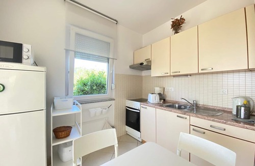 Krk Apartment | Apartment in the town of Krk, family-friendly, sea view, WiFi, garden