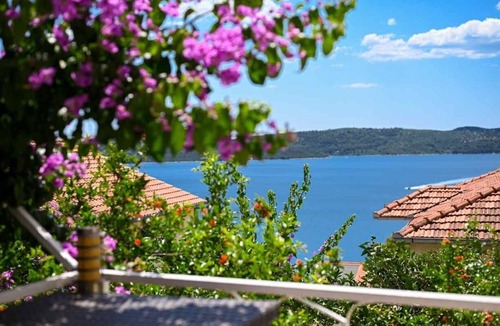 Trogir Apartment | Apartment in Trogir with Seaview, Balcony, Air condition, WIFI (3459-1)