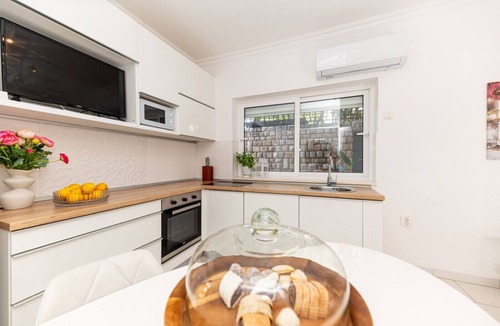 Trogir Apartment | Apartment in Trogir with Seaview, Terrace, Air condition, WIFI (3459-3)